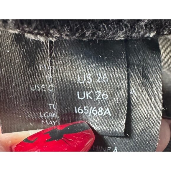 We the Free People Women's Sz 26 Black Button Fly Straight Leg Distressed Jeans - Picture 8 of 10